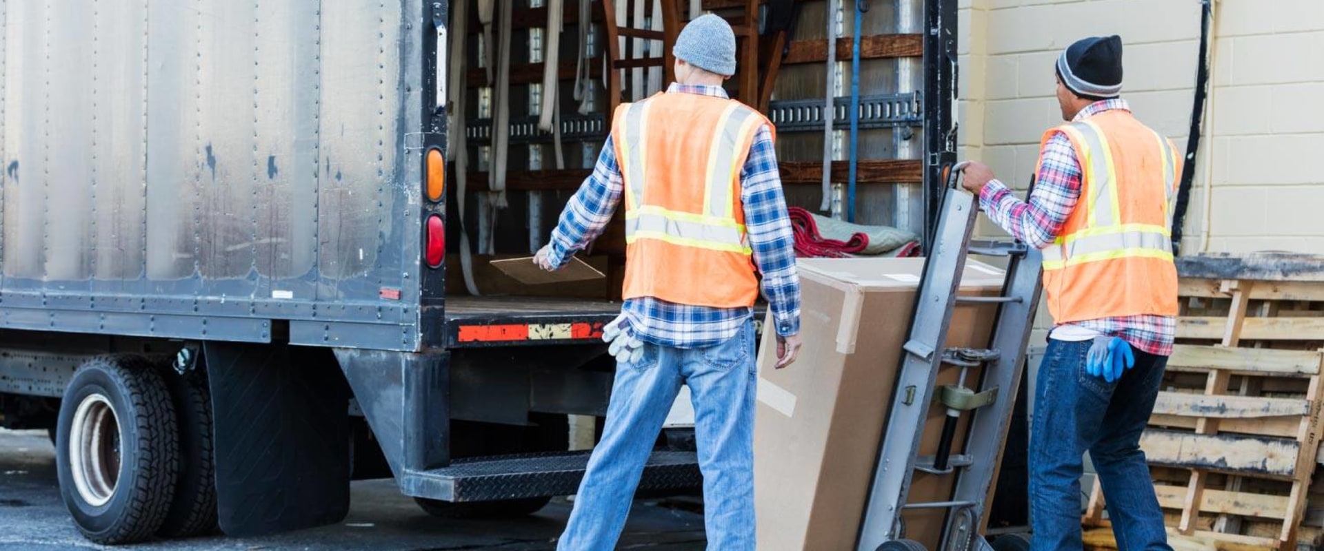 Exploring the Pros and Cons of Hiring Movers vs. Renting a Truck